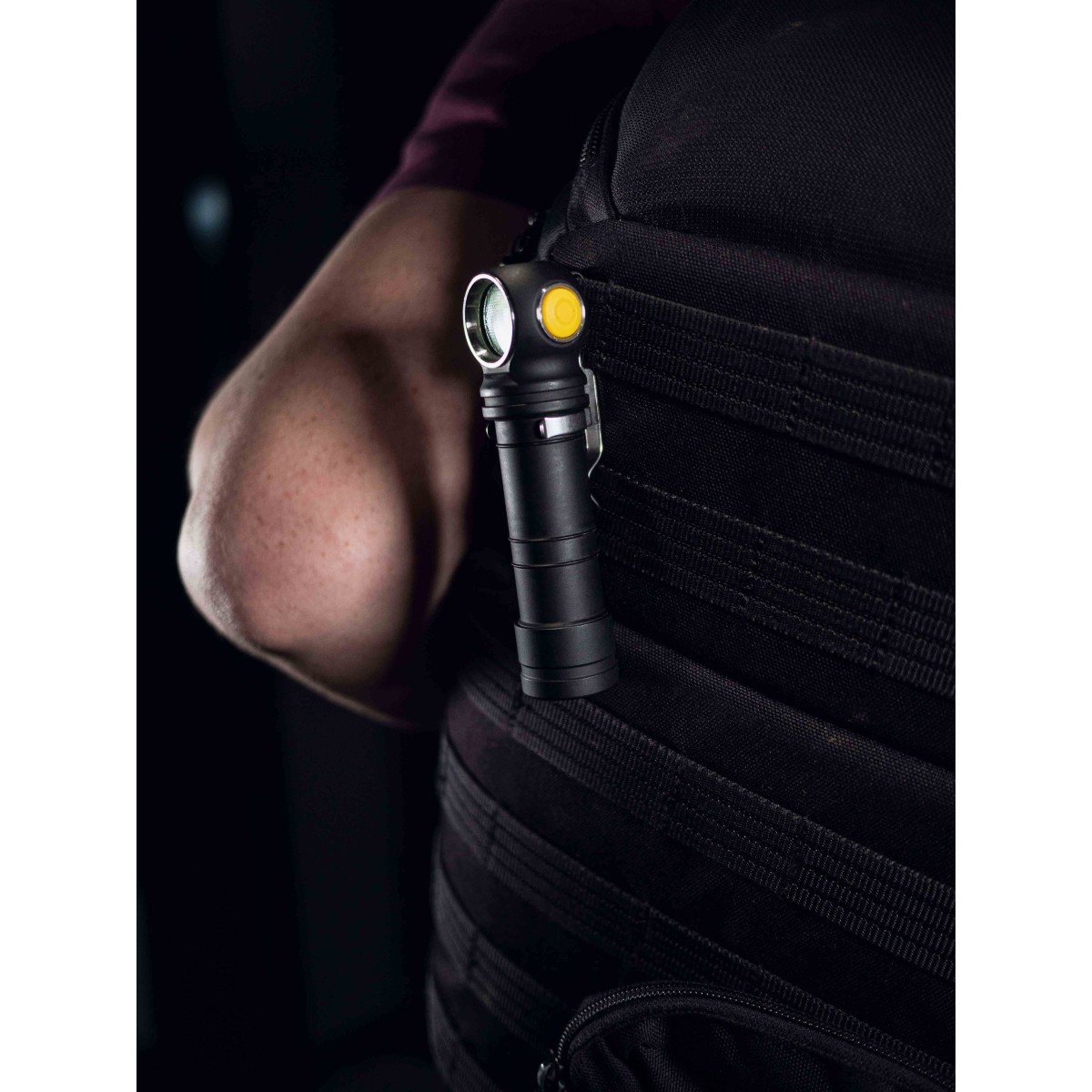 Мултиункционален челник-фенер Armytek Wizard C2 Pro Max студен ARMYTEK - изглед 11 - Extreme-bg.com Мултиункционален челник-фенер Armytek Wizard C2 Pro Max студен ARMYTEK - изглед 11
