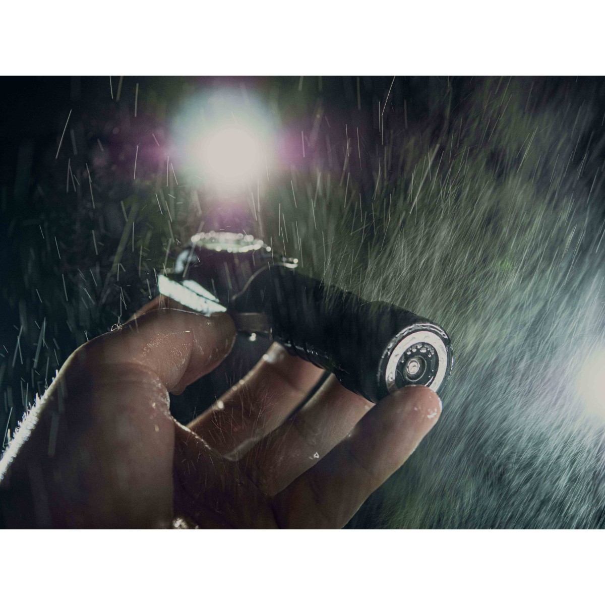 Мултиункционален челник-фенер Armytek Wizard C2 Pro Max студен ARMYTEK - изглед 8 - Extreme-bg.com Мултиункционален челник-фенер Armytek Wizard C2 Pro Max студен ARMYTEK - изглед 8