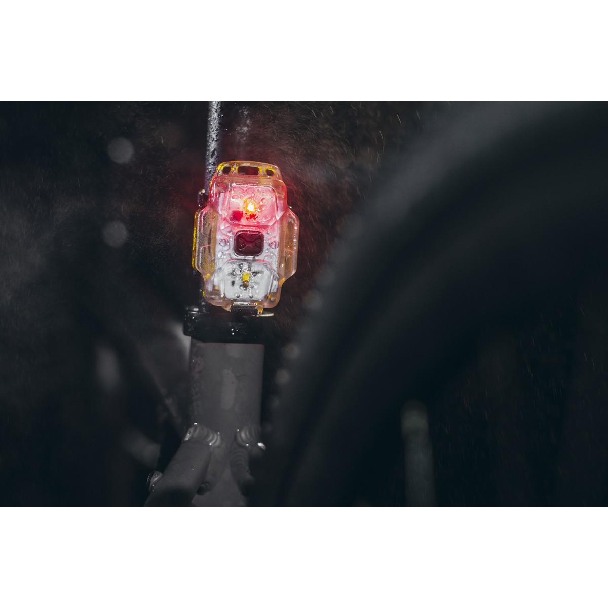 Мултифункционален челник-фенер Armytek Crystal син с допълнителна червена светлина 5 в 1 ARMYTEK - изглед 11 - Extreme-bg.com Мултифункционален челник-фенер Armytek Crystal син с допълнителна червена светлина 5 в 1 ARMYTEK - изглед 11