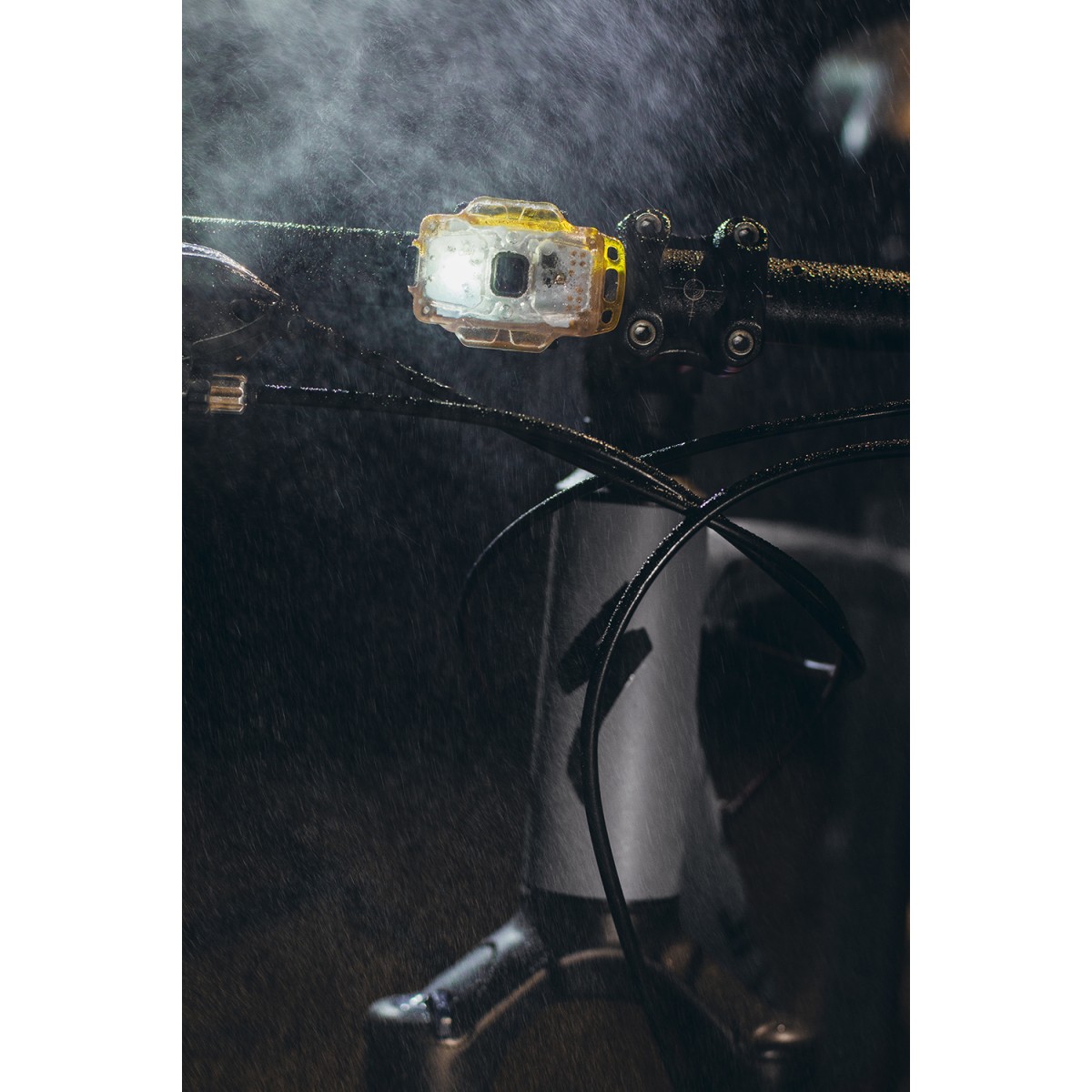 Мултифункционален челник-фенер Armytek Crystal син с допълнителна червена светлина 5 в 1 ARMYTEK - изглед 10 - Extreme-bg.com Мултифункционален челник-фенер Armytek Crystal син с допълнителна червена светлина 5 в 1 ARMYTEK - изглед 10