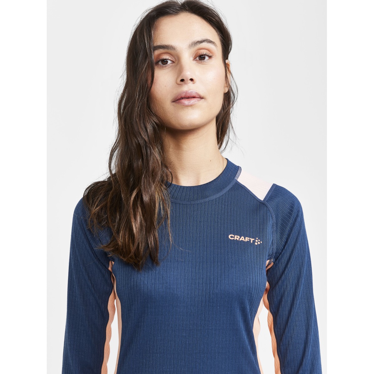 Комплект дамско термобельо Core Dry Baselayer CRAFT - изглед 7 - Extreme-bg.com Комплект дамско термобельо Core Dry Baselayer CRAFT - изглед 7