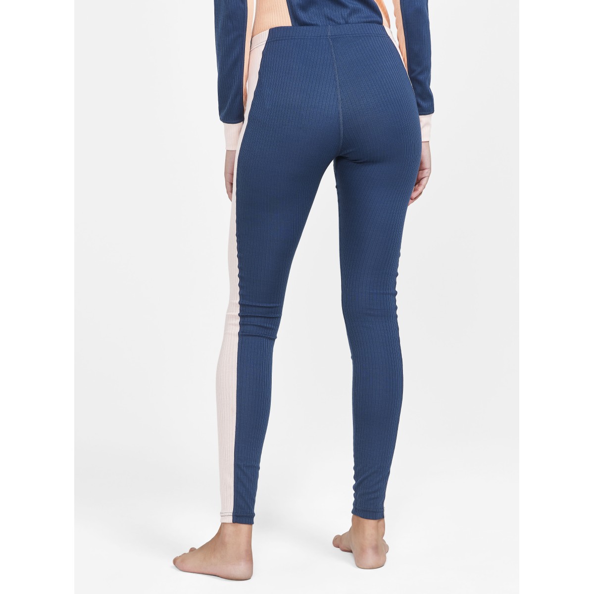 Комплект дамско термобельо Core Dry Baselayer CRAFT - изглед 9 - Extreme-bg.com Комплект дамско термобельо Core Dry Baselayer CRAFT - изглед 9