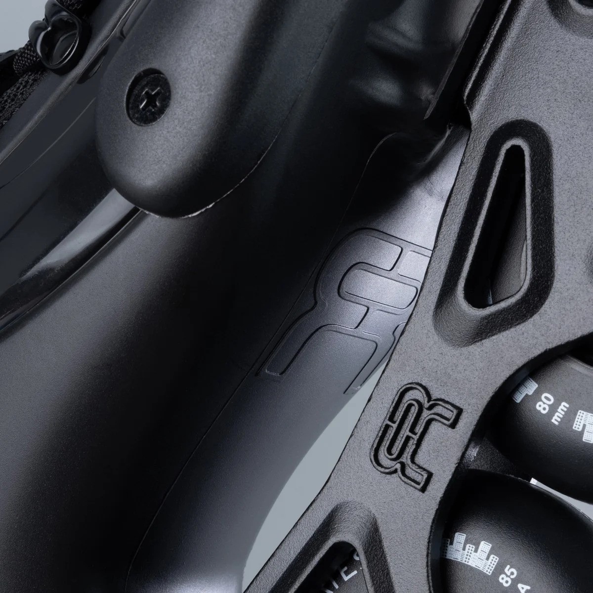Ролери за Фристайл и Фрирайд FR Skates FRX 80 Black – Легендарна Здравина и Маневреност FR-SKATES - изглед 6 - Extreme-bg.com Ролери за Фристайл и Фрирайд FR Skates FRX 80 Black – Легендарна Здравина и Маневреност FR-SKATES - изглед 6