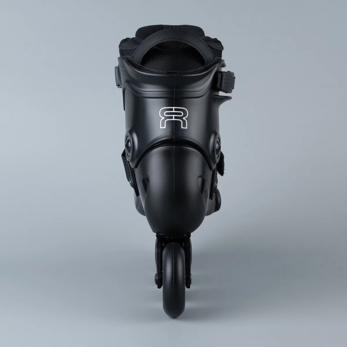 Ролери за Фристайл и Фрирайд FR Skates FRX 80 Black – Легендарна Здравина и Маневреност FR-SKATES - изглед 15 - Extreme-bg.com Ролери за Фристайл и Фрирайд FR Skates FRX 80 Black – Легендарна Здравина и Маневреност FR-SKATES - изглед 15