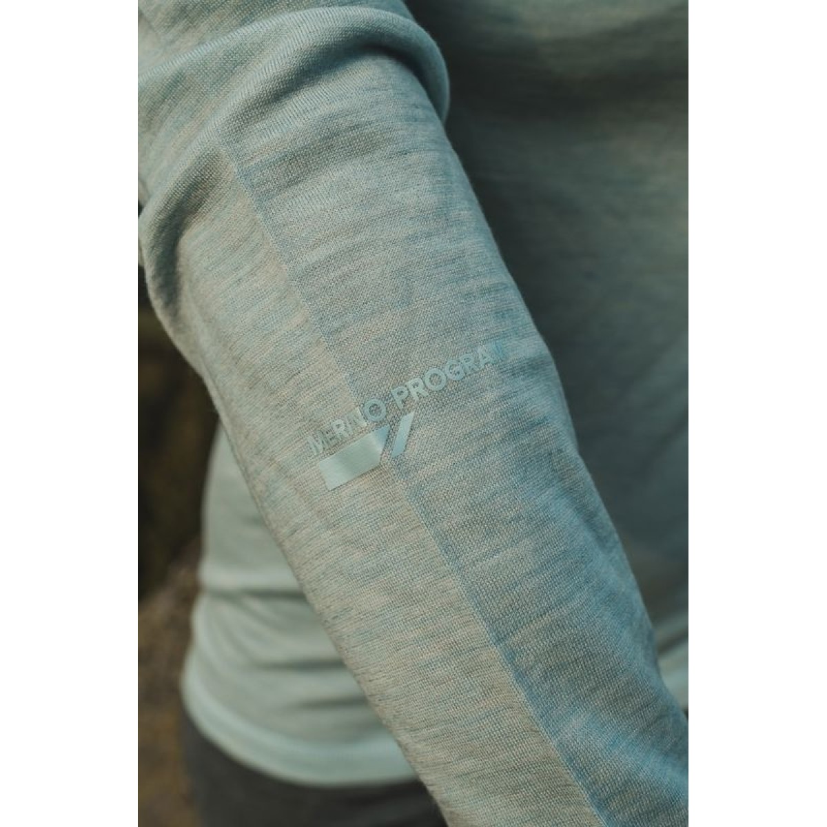Дамско Мериносово термо бельо с цип Merow L faded mint HUSKY - изглед 6 - Extreme-bg.com Дамско Мериносово термо бельо с цип Merow L faded mint HUSKY - изглед 6