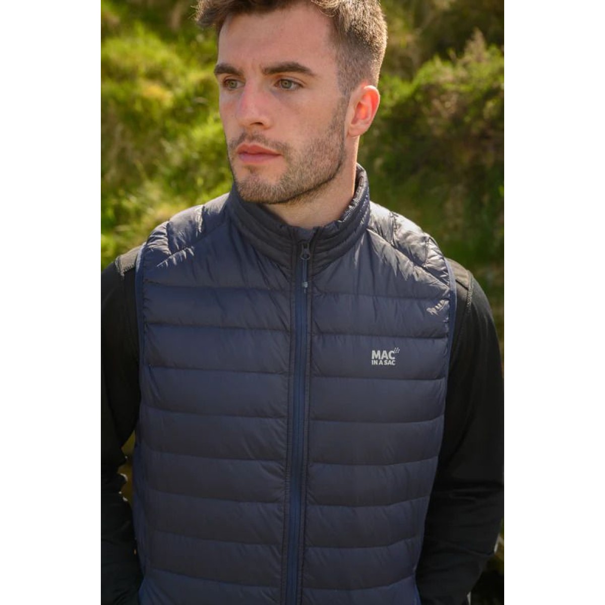 Мъжки пухен елек Mac in a sac Gilet Navy MAC IN A SAC - изглед 3 - Extreme-bg.com Мъжки пухен елек Mac in a sac Gilet Navy MAC IN A SAC - изглед 3