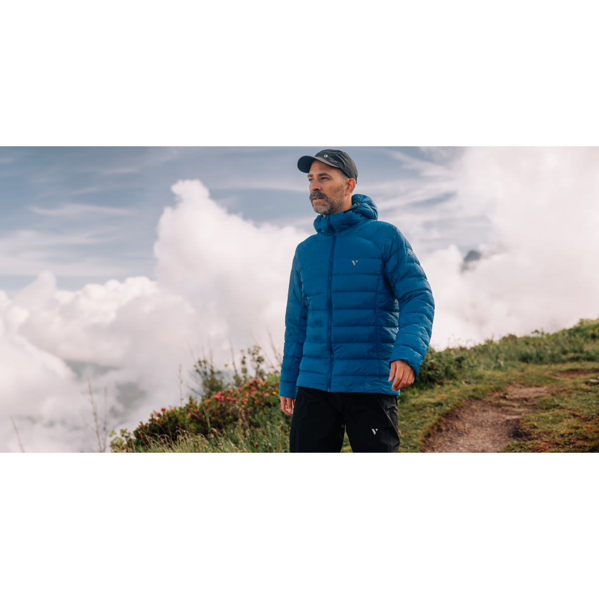Мъжко Пухено Яке Mac in a Sac Summit Ocean Blue | 600 CUIN | Естествен Пух MAC IN A SAC - изглед 7 - Extreme-bg.com Мъжко Пухено Яке Mac in a Sac Summit Ocean Blue | 600 CUIN | Естествен Пух MAC IN A SAC - изглед 7