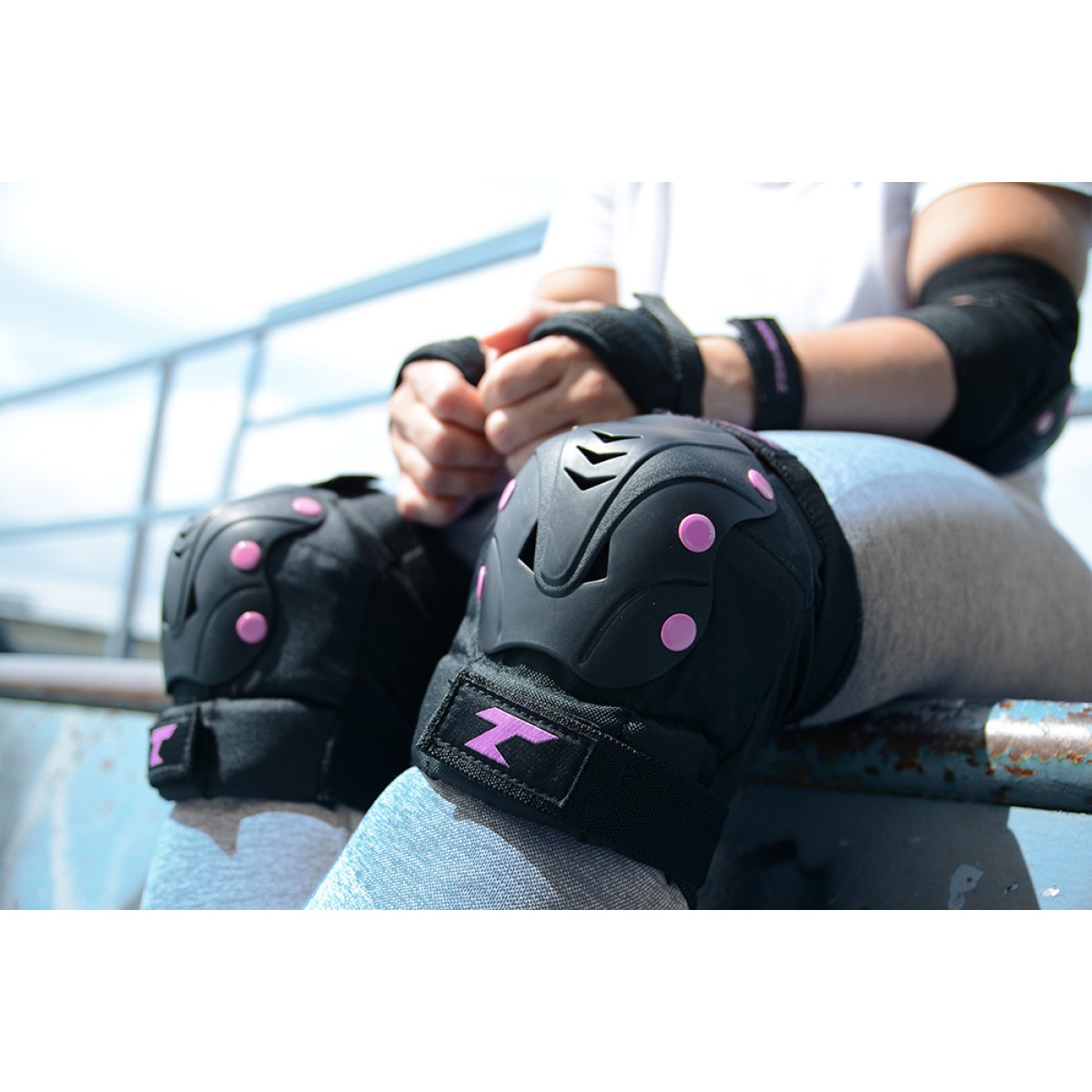 Taky set of knee, elbows and wrist protectors TEMPISH - view 12 - Extreme-bg.com Taky set of knee, elbows and wrist protectors TEMPISH - view 12