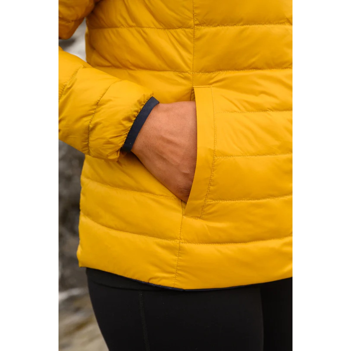 Дамско пухено двулицево яке Mac in a sac Polar Down NVMU MAC IN A SAC - изглед 5 - Extreme-bg.com Дамско пухено двулицево яке Mac in a sac Polar Down NVMU MAC IN A SAC - изглед 5